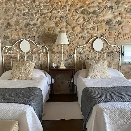 Bartro De Orfans Country house Orfes